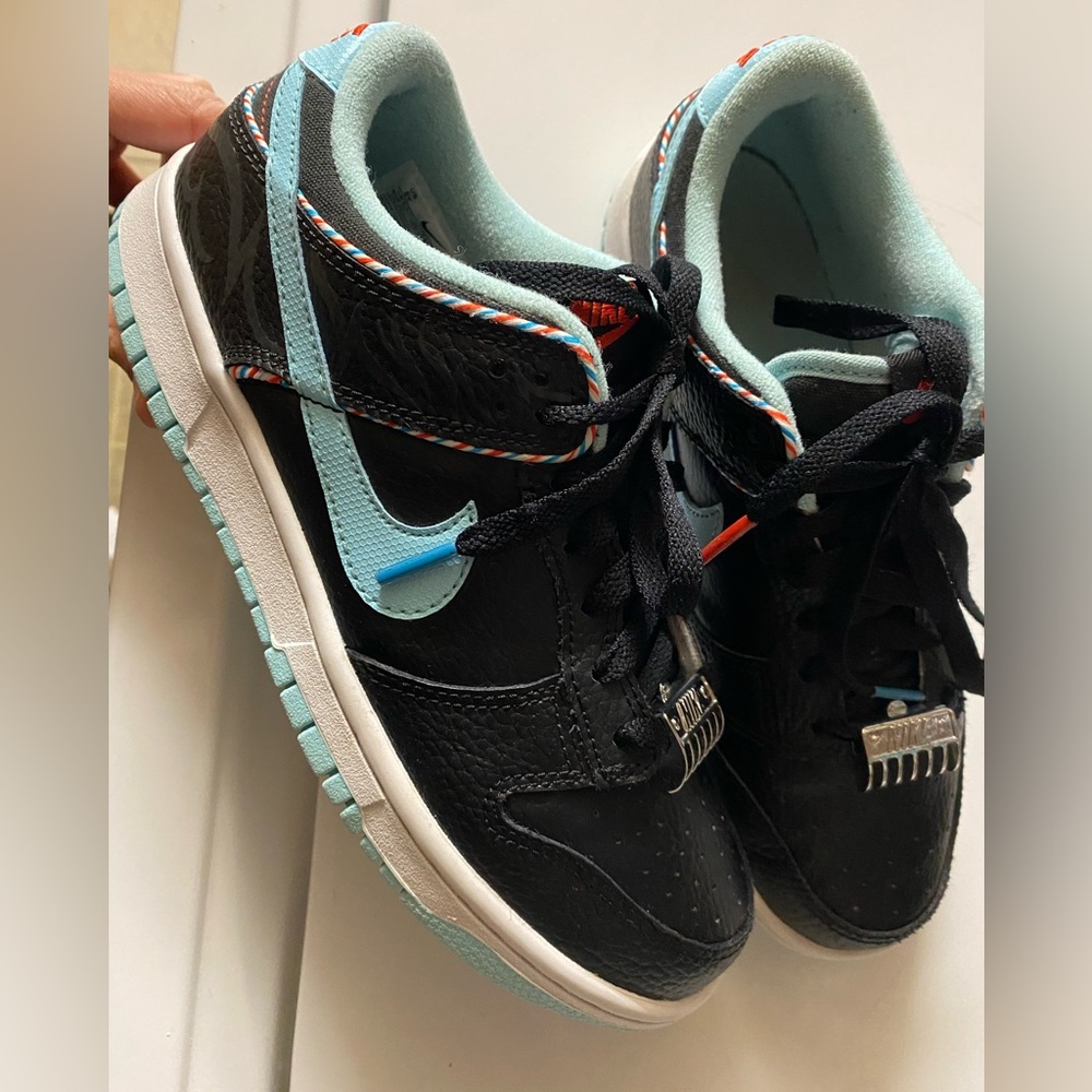 NIKE Dunks Barber shop edition